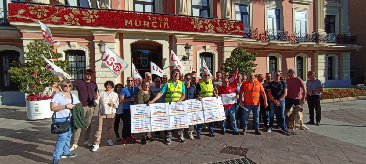 Manifestación conductores autobuses interurbanos de Murcia - Foto: USO