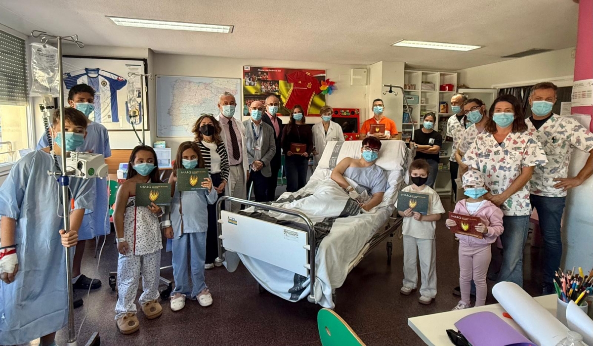 El MARQ acerca la historia y la arqueología a los niños de larga estancia del Hospital de Alicante