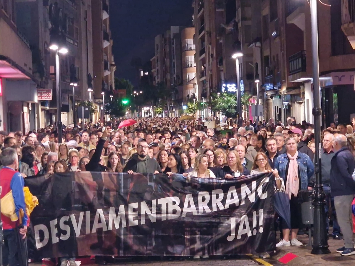 Manifestación en Aldaia en homenaje a las víctimas de la Dana y por el desvío de la Saleta. - Foto: AYUNTAMIENTO DE ALDAIA