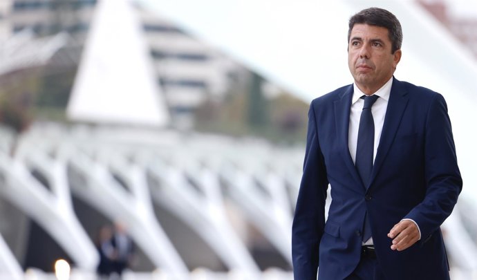 Carlos Mazón, el president ausente en la Dana que deja de gestionar la reconstrucción