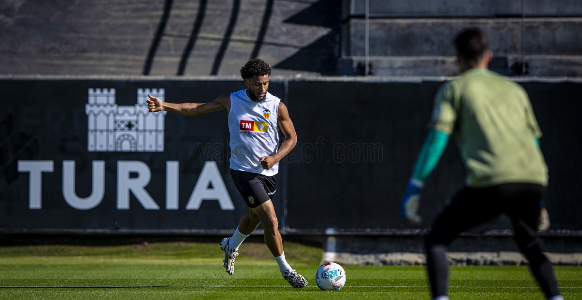 Hugo Duro y Pepelu se entrenan con el grupo; Javi Guerra, Beltrán y Ugrinic al margen
