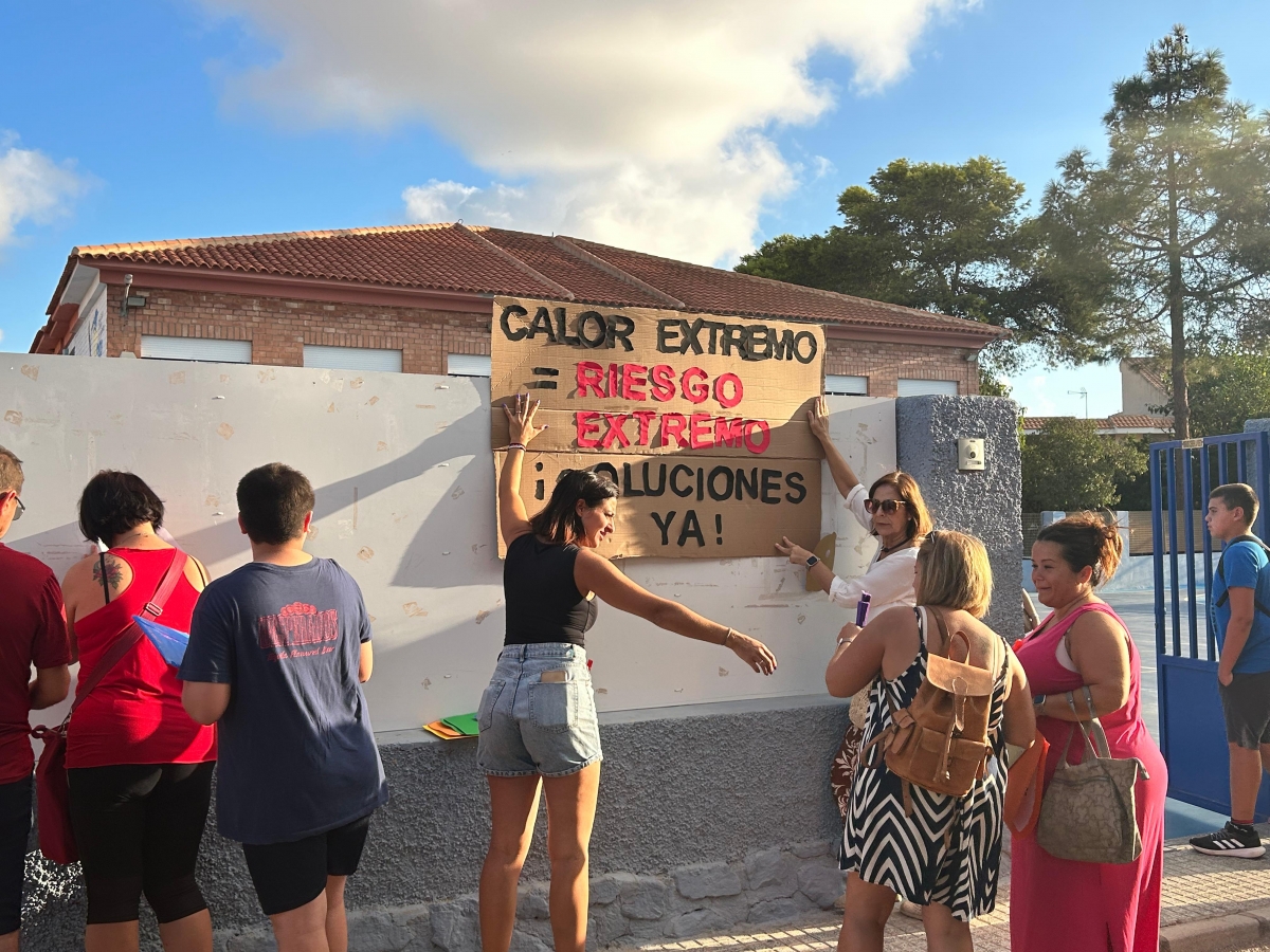 Cartagena reclamará al Gobierno regional climatización y más sombra en los colegios