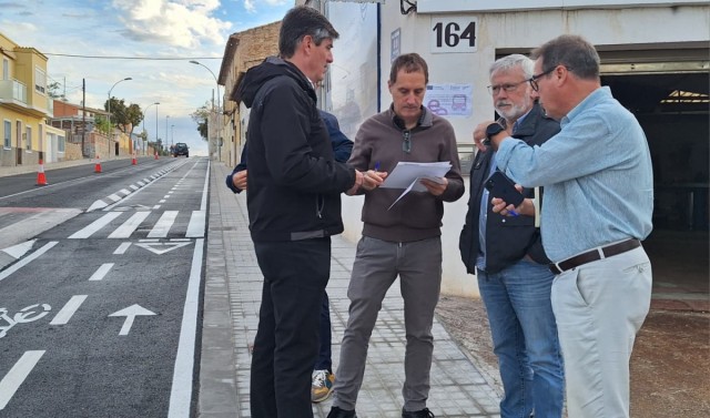 La Vila Joiosa finaliza dos nuevos tramos de carril bici en la calle Colón y la N-332a