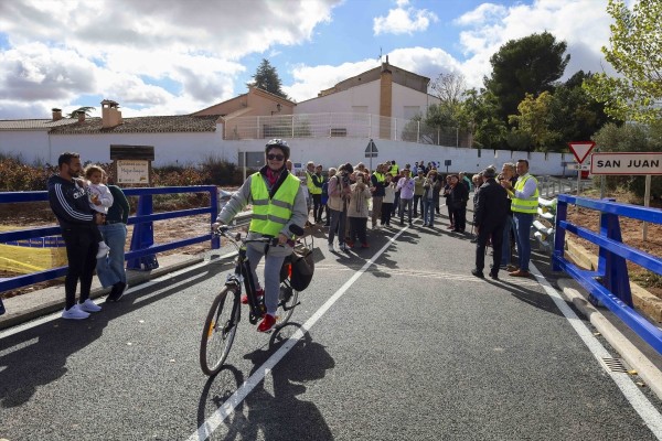 Reabren los puentes de Jalance y San Juan para conectar Requena y las pedanías del margen derecho del Magro