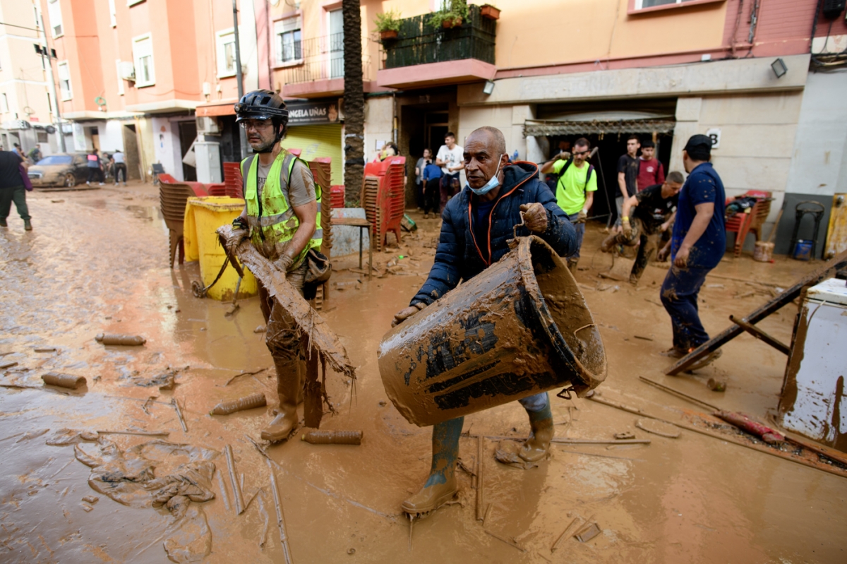 Una calle de Paiporta, afectada por la Dana. - Foto: KIKE TABERNER Una calle de Paiporta, afectada por la Dana.