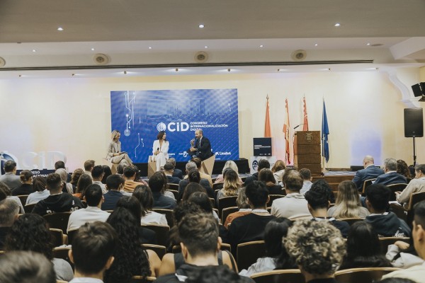 El uso de la inteligencia artificial se duplican en las empresas de menos de 10 trabajadores de la Región