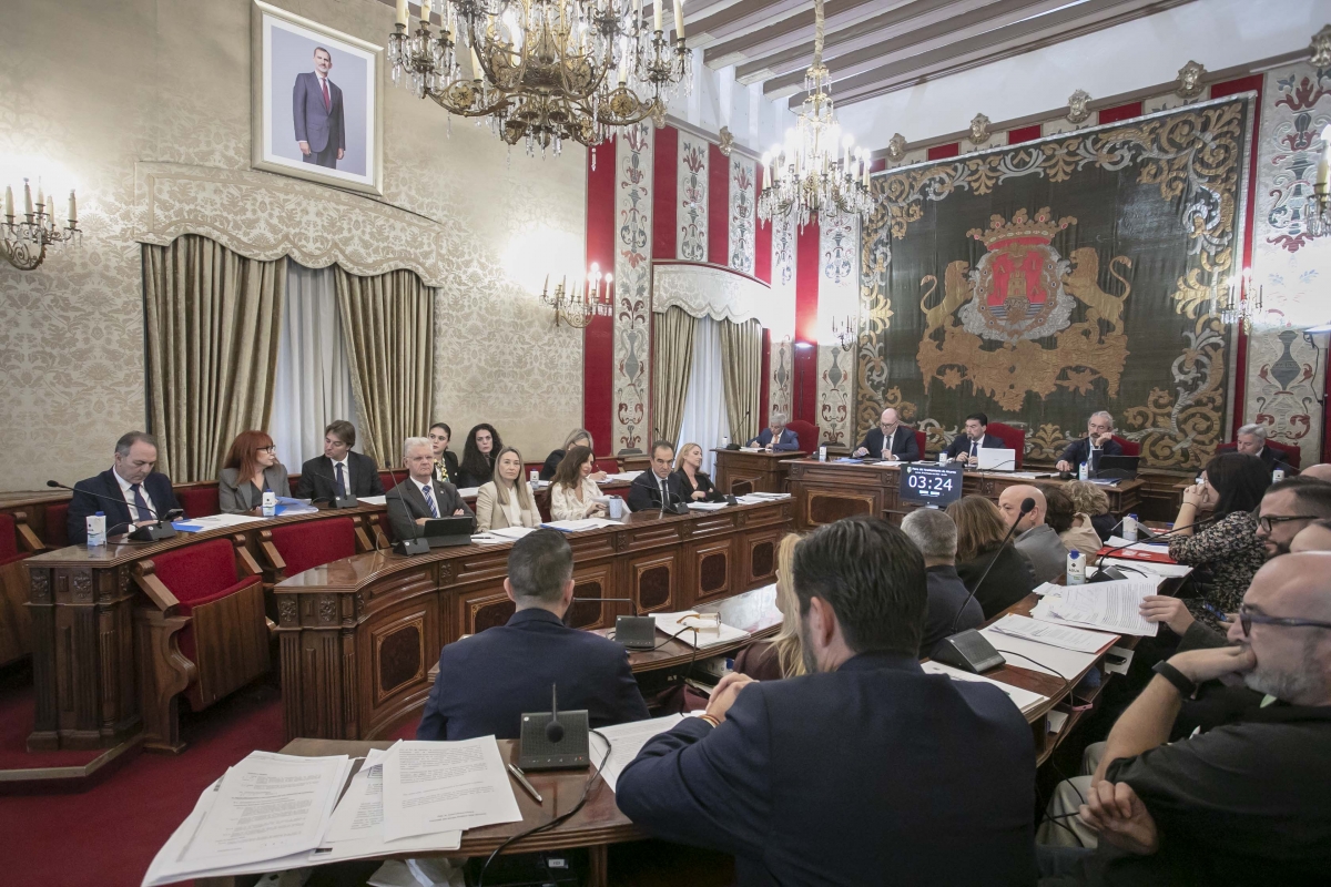 Los ediles de Alicante, en un momento del pleno.