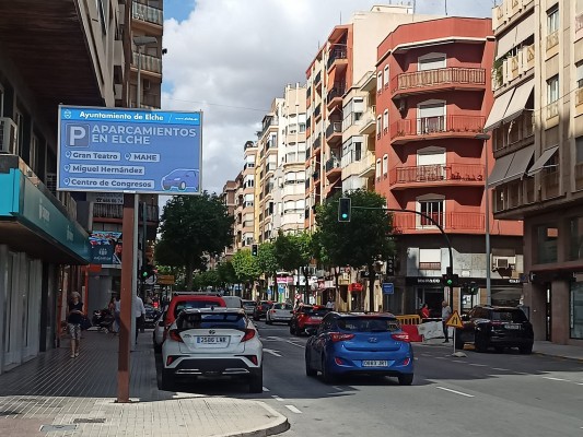 La información dinámica de aparcamientos de Elche entrará en servicio a final de septiembre