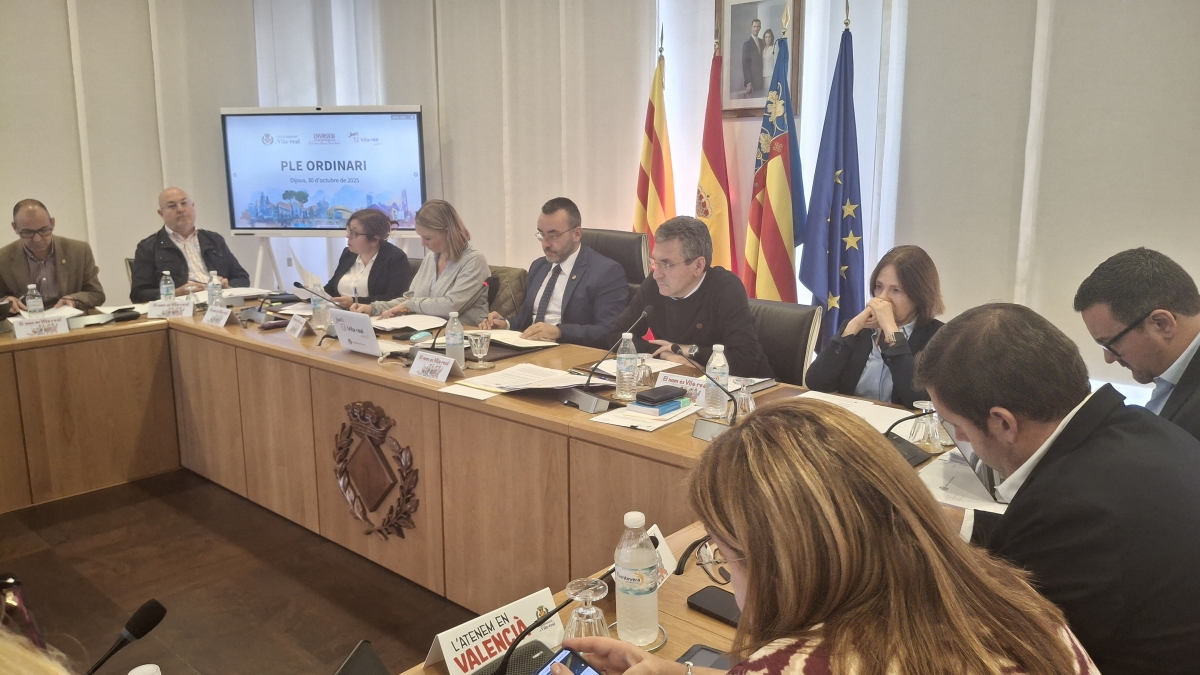 Vila-real se une por el cáncer de mama y por el acceso a los servicios de orientación jurídica