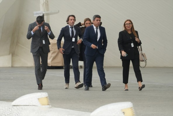 Se abre la veda para cercar a Mazón: el PSPV pide que testifiquen varios cargos 