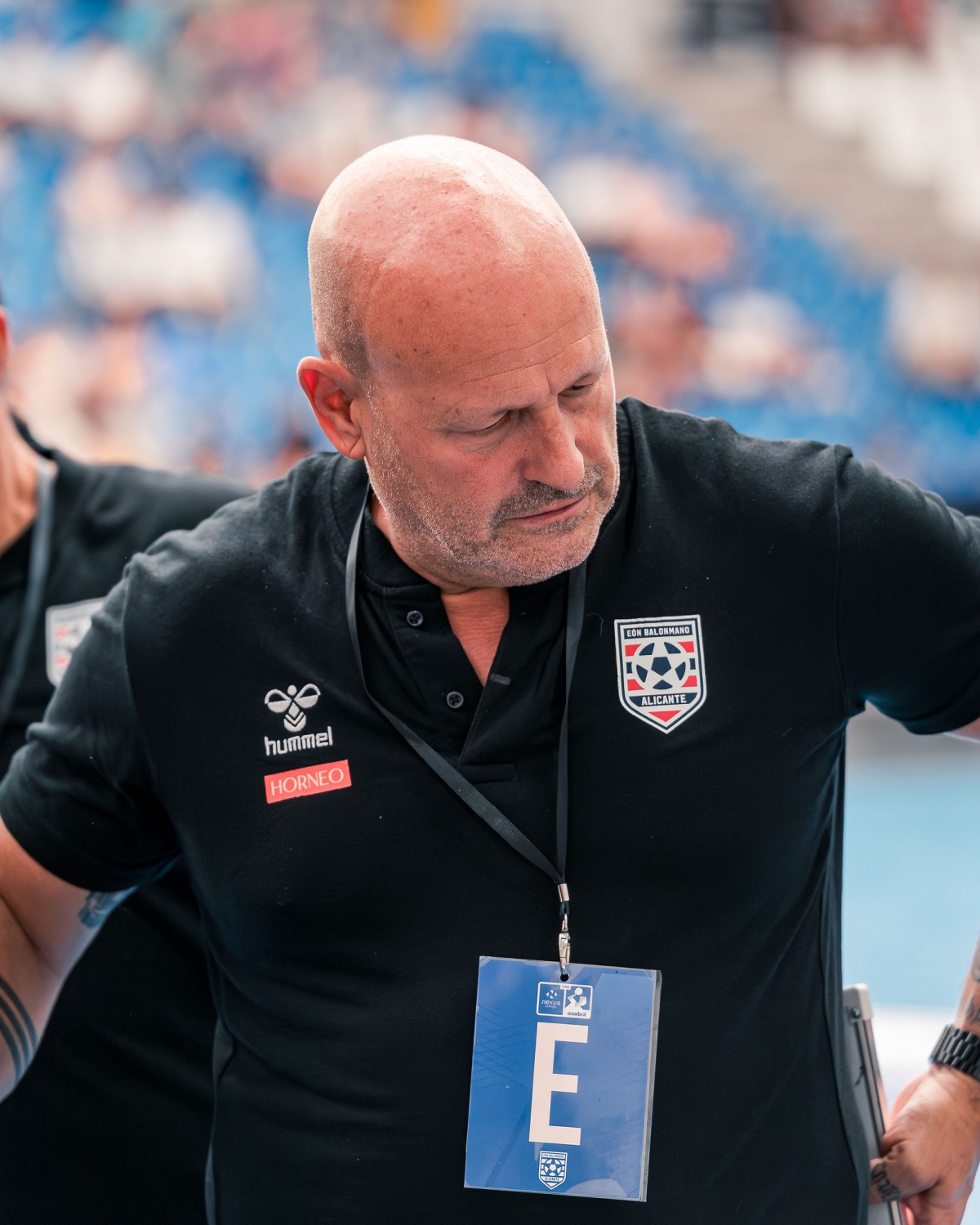 El Horneo EÓN Alicante destituye a Fernando Latorre