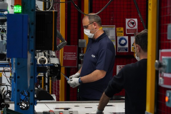 Ford Almussafes elimina el turno de tarde en motores y reduce a más de un tercio la producción