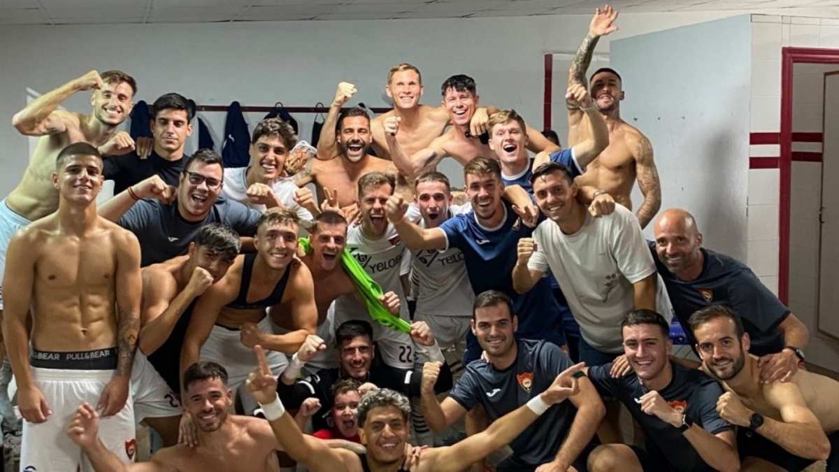 La plantilla del Club Deportivo Cieza celebrando el pase copero. - Foto. CDC