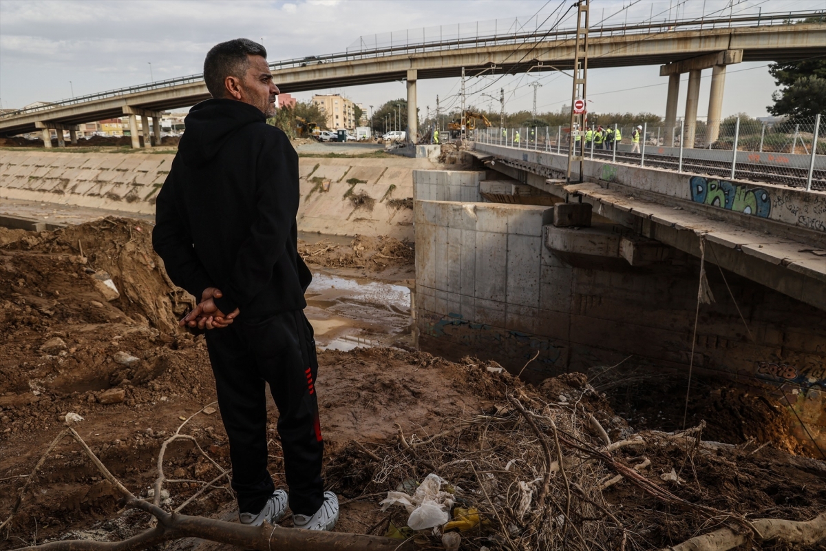 Transportes reconstruye en un videopodcast el proceso de reparación de las infraestructuras destruidas por la Dana