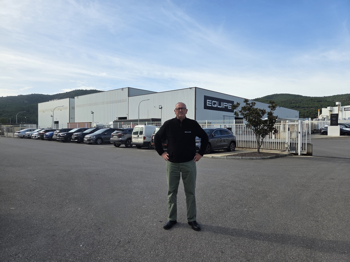 Equipe Cerámicas rinde homenaje a José Miguel Mateu Gil, quien se jubila tras más de tres décadas en la empresa