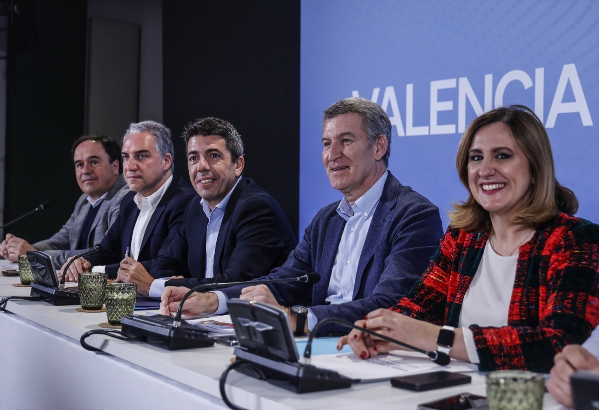 Pérez Llorca, Bendodo, Mazón, Feijóo y Catalá. - Foto: EP/ROBER SOLSONA Pérez Llorca, Bendodo, Mazón, Feijóo y Catalá.