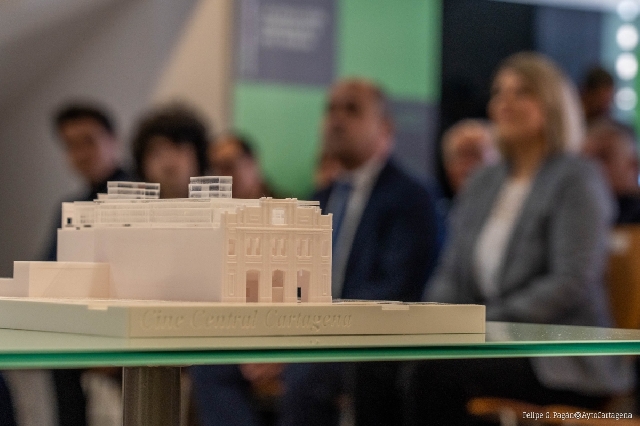 El 'gafe' del Cine Central de Cartagena: el edificio donde siempre pasa algo… menos las obras