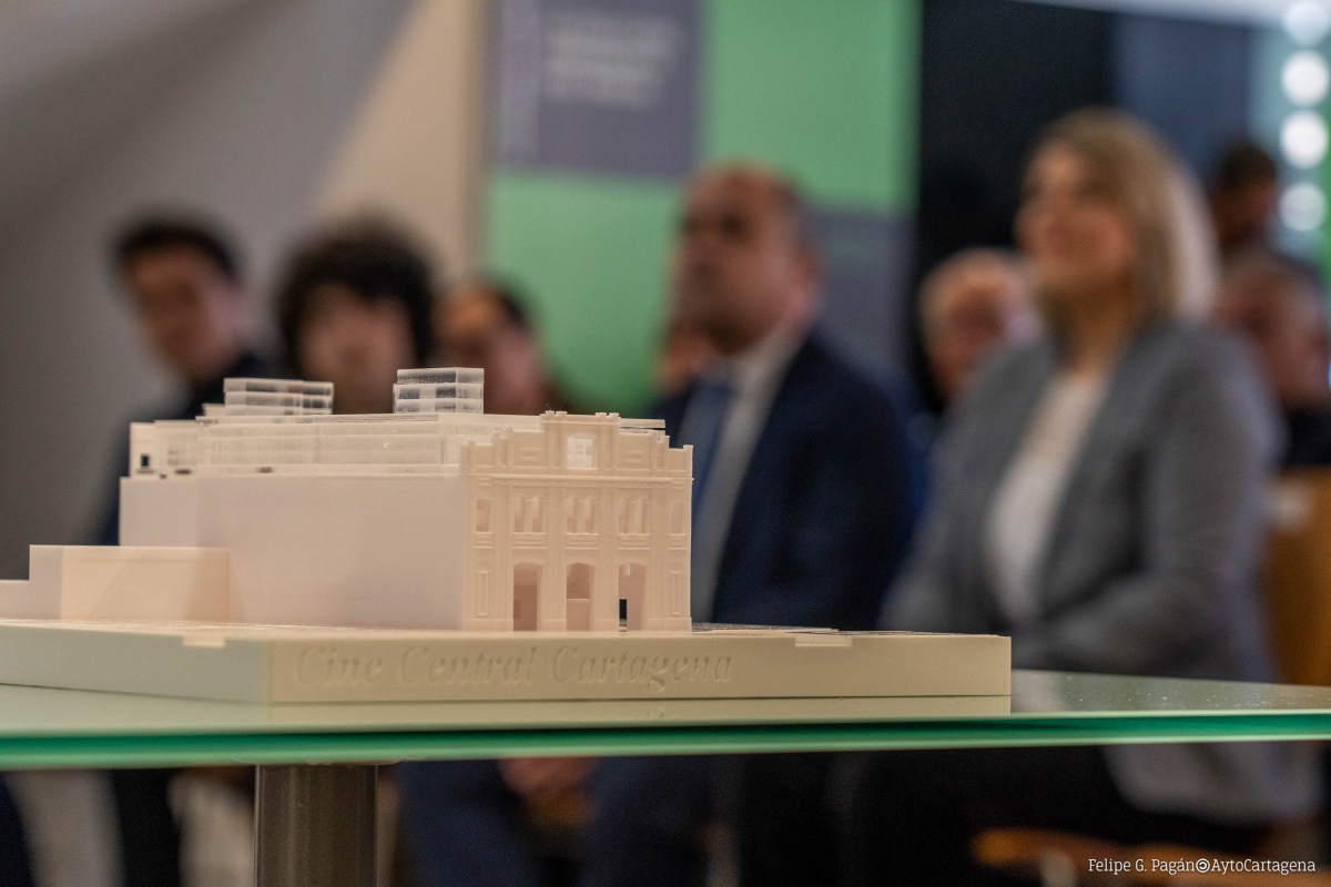 El 'gafe' del Cine Central de Cartagena: el edificio donde siempre pasa algo… menos las obras