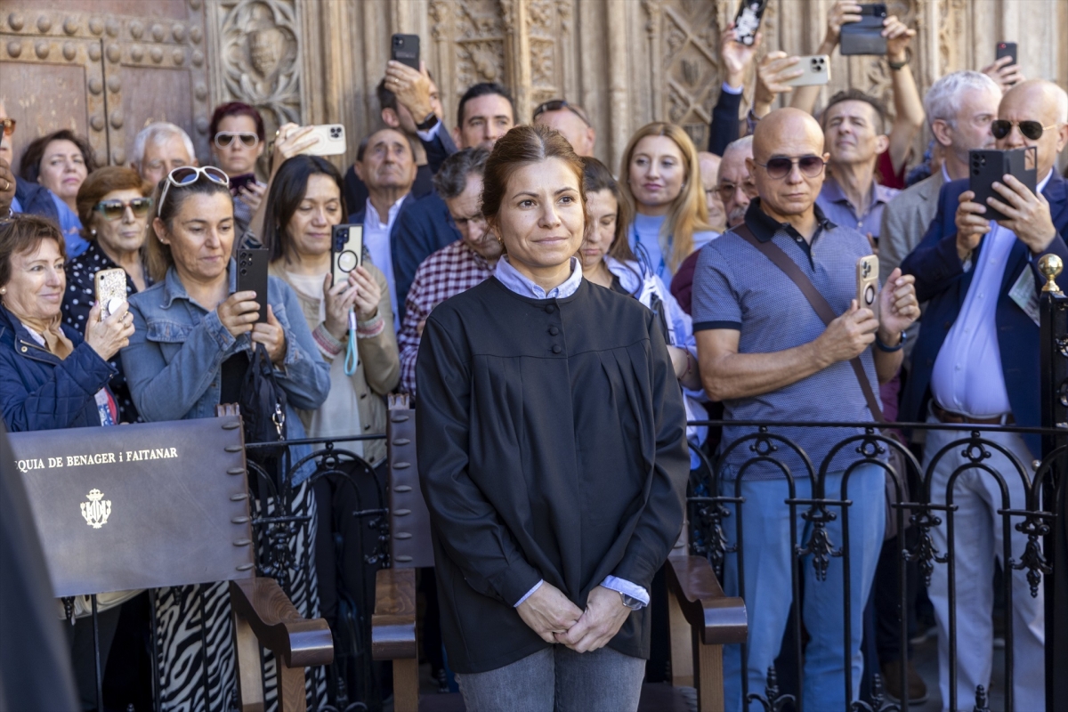 Mireia Sanmartín, primera mujer en asistir como juez al Tribunal de las Aguas