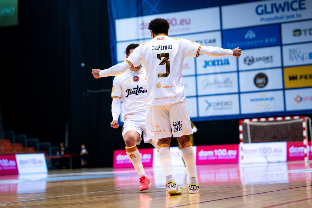  - Foto: JIMBEE CARTAGENA