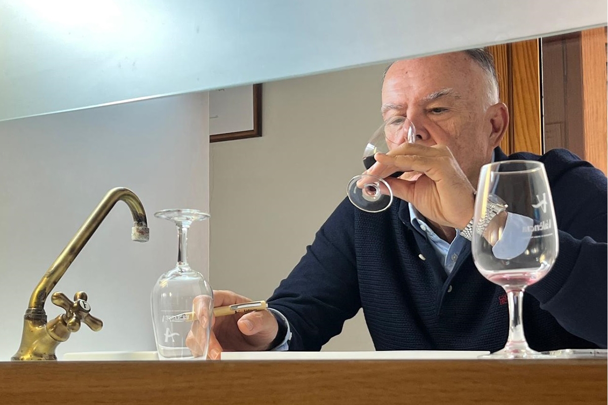 Trilogía 2021 de Casa Los Frailes elegido Vino Solidario 2025 por Rotary Club Valencia Centro