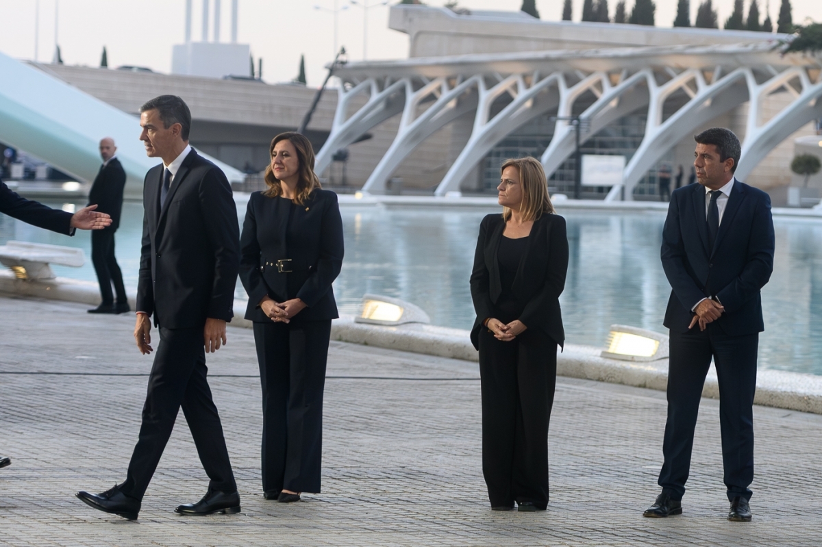Mazón, Bernabé y Catalá, reciben a Sánchez en el funeral de la Dana. - Foto: KIKE TABERNER