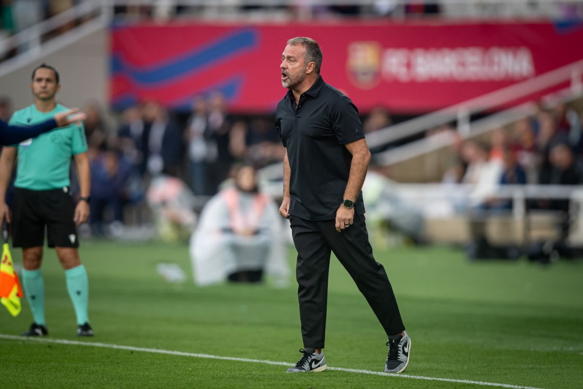 Flick confirma que Olmo y Lewandowski están recuperados para recibir al Elche CF, mientras que Lamine es duda