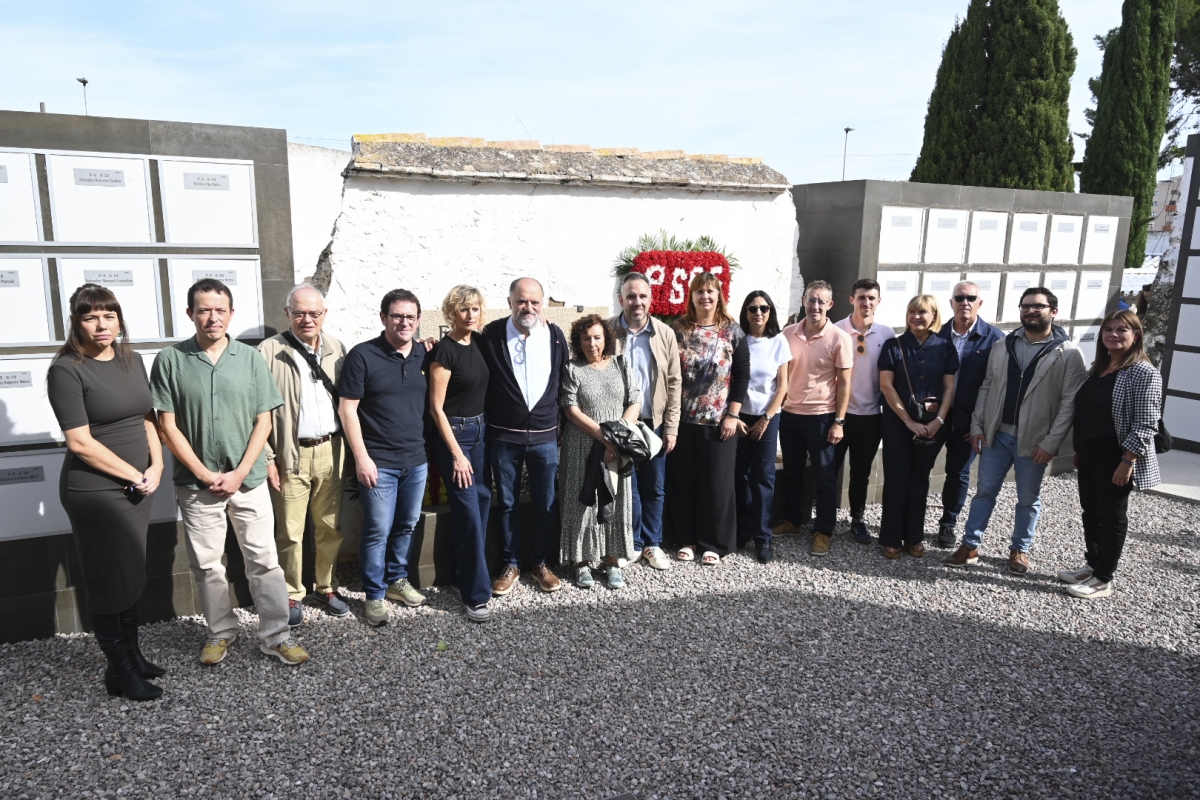 PSPV, Compromís, el Grup per la Recerca y UGT rinden homenaje a las víctimas del franquismo en Castelló