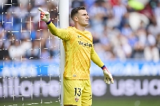 El Elche CF sueña entre gigantes: los franjiverdes desafían al FC Barcelona en Montjuïc