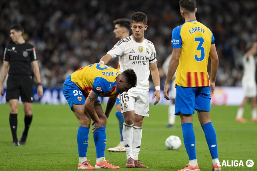 El Valencia CF pierde la dignidad en el Bernabéu