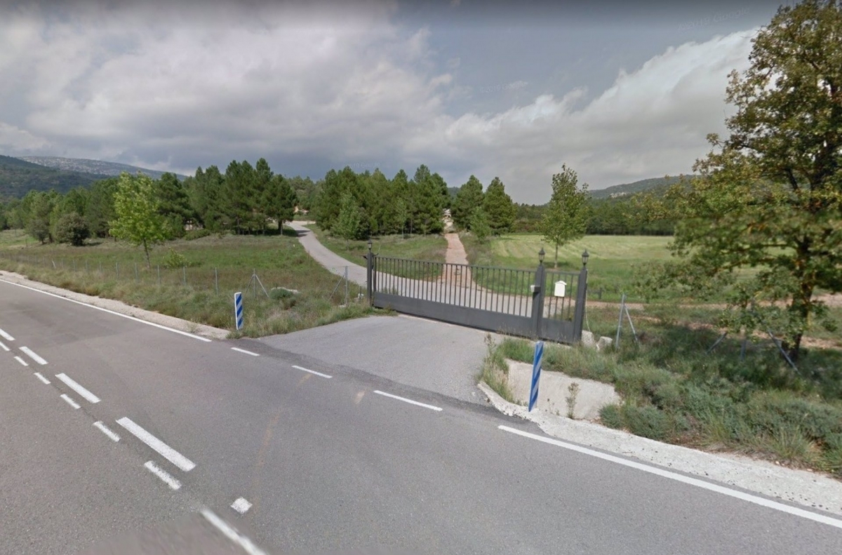 Entrada de la masía de Vistabella