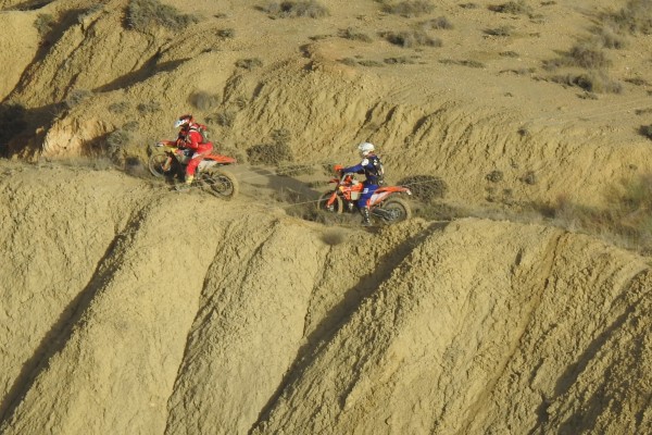 Ahsa denuncia ante la Policía de Elche la circulación de motos de trial en el pantano