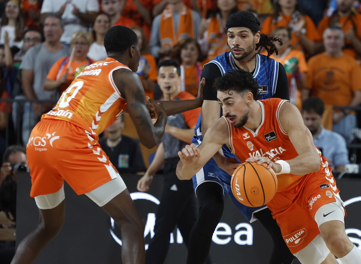 Valencia Basket supera sin apuros a Burgos y sigue intratable en Liga Endesa