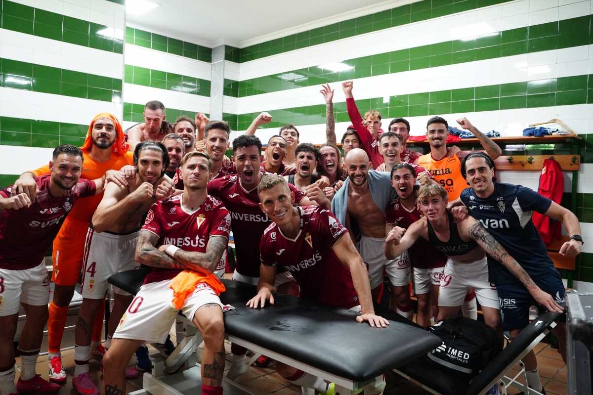 El Efesé retrocede tres puestos y cierra la promoción y el Murcia sigue siendo penúltimo pese a ganar