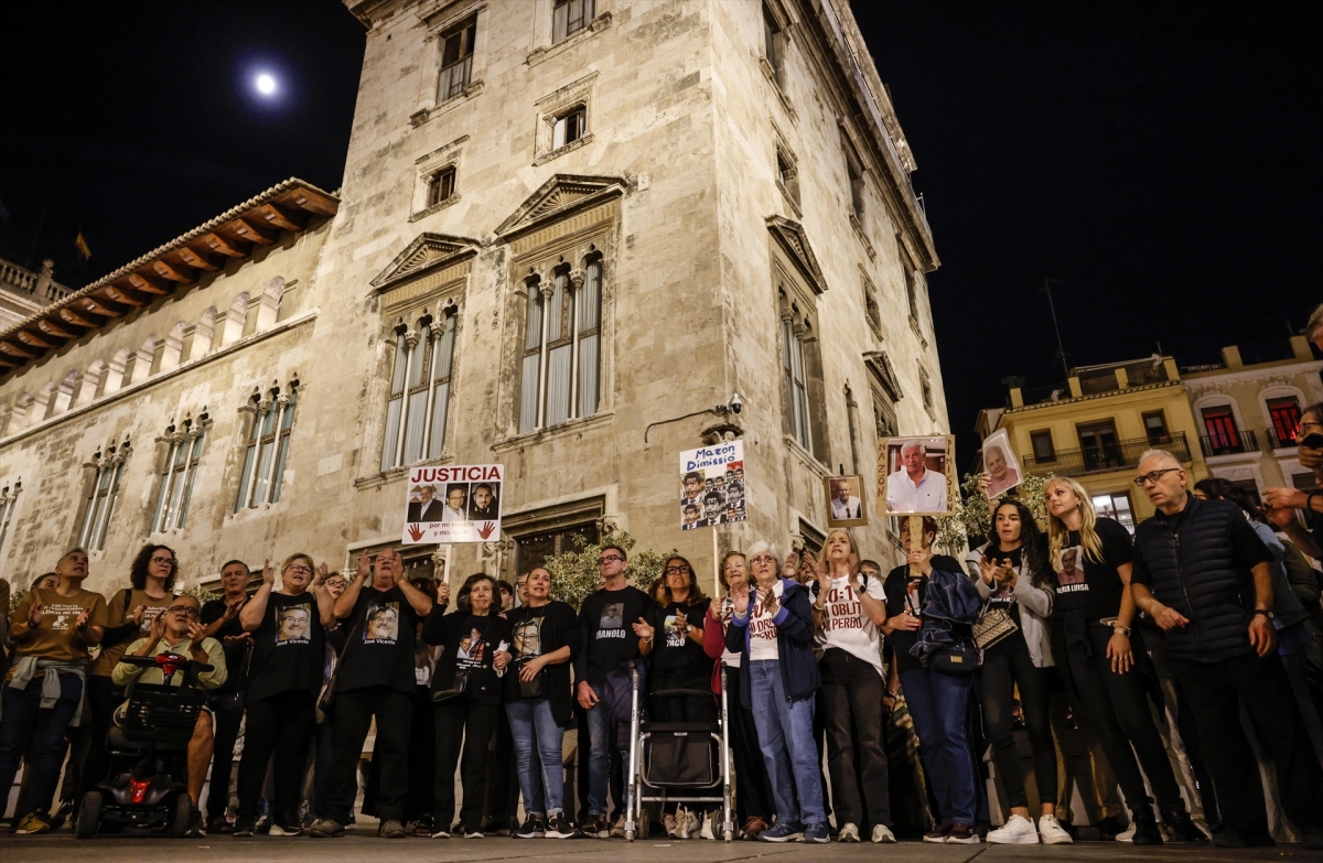Protesta frente al Palau este domingo.