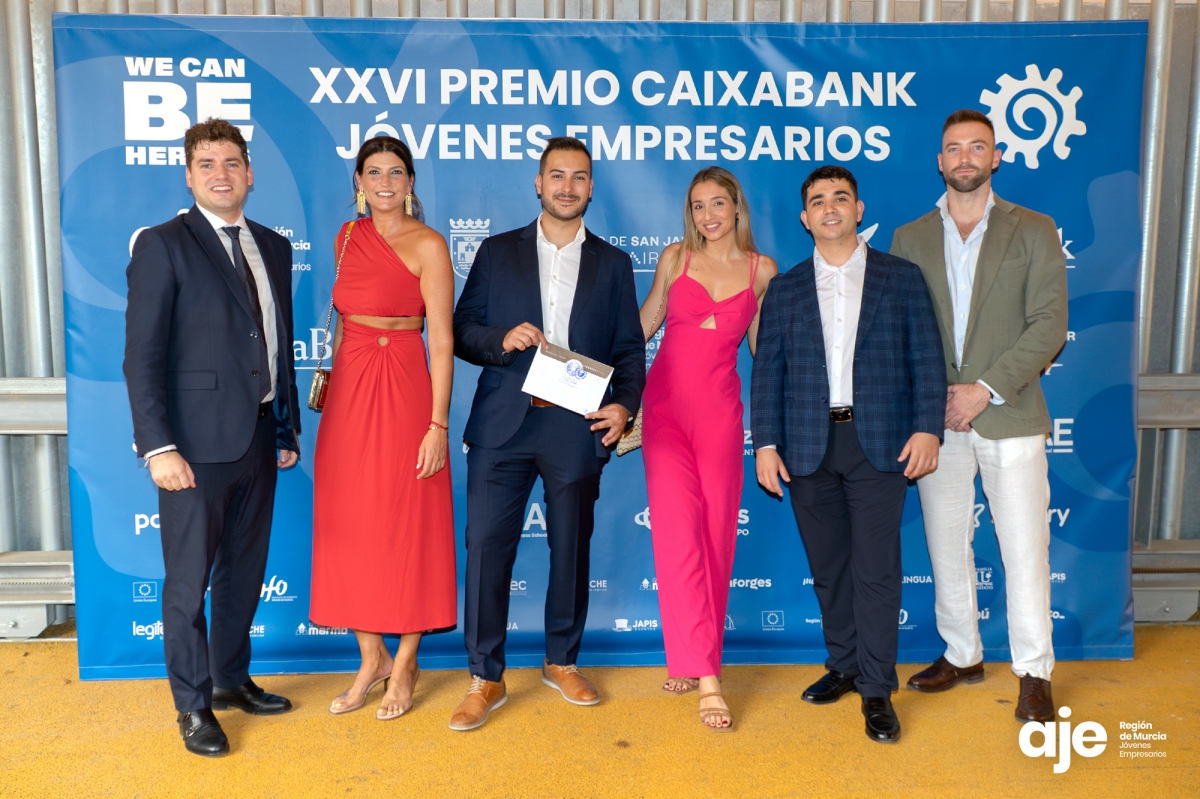 Ana Conesa y Pablo Albadalejo se incorporan a la Ejecutiva de AJE como secretaria general y tesorero