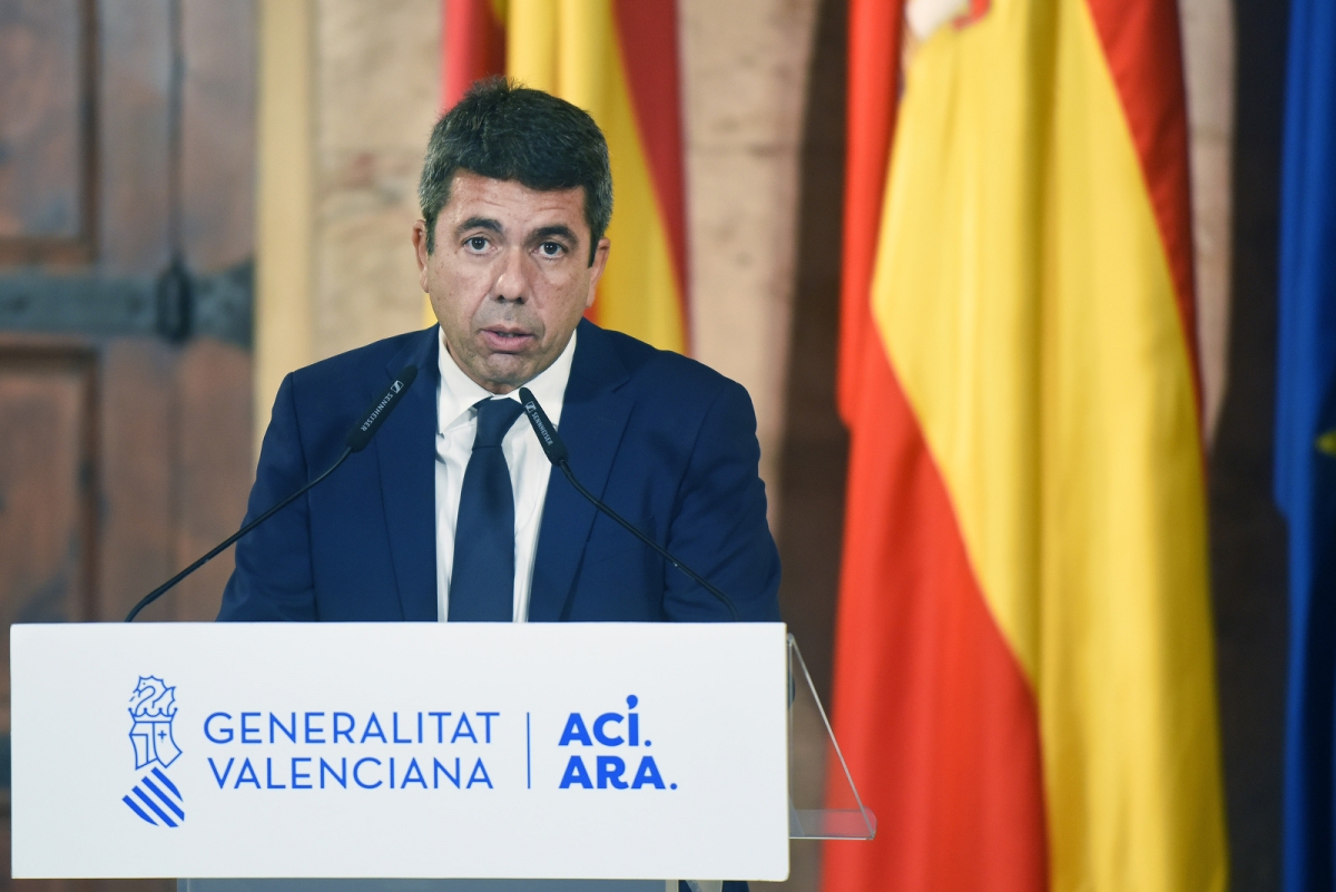 Mazón dimite, pero se aferra a su discurso