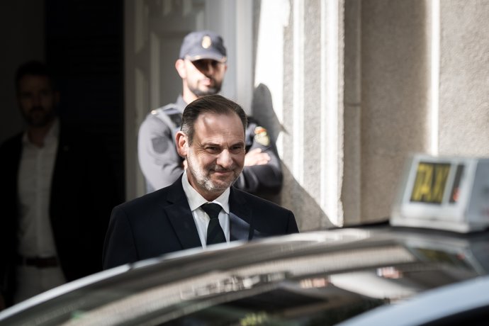 Ábalos pide al Supremo que corrija la decisión del juez de no pedir a Transportes que certifique los 