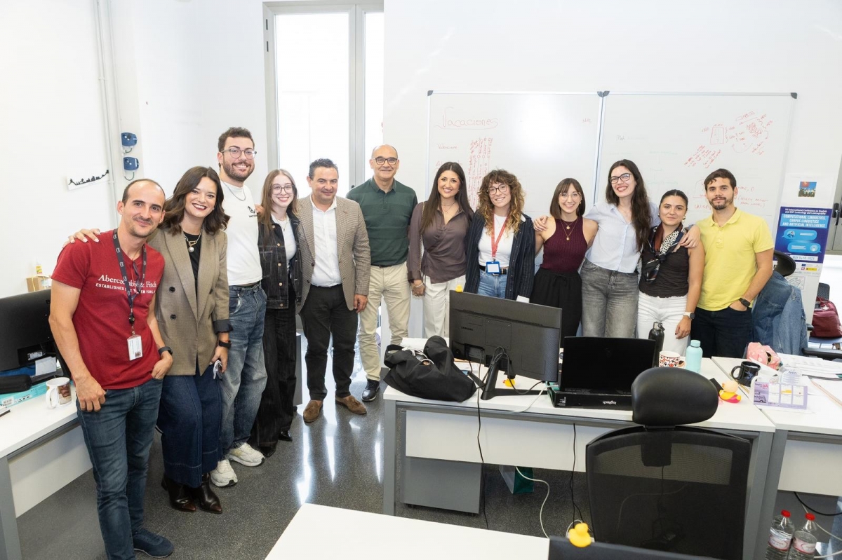 Acuerdo entre la Federació y Cenid para que los 'llibrets de Fogueres' enseñen valenciano a la IA