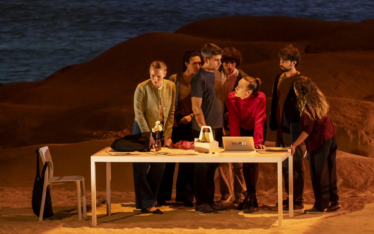 Les Arts celebra ‘Enemigo del pueblo’, su primer estreno mundial, como un “acontecimiento cultural”