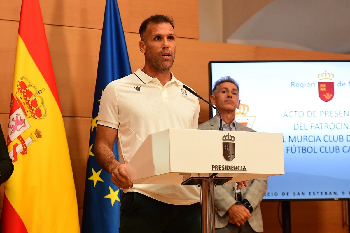 Víctor Alonso renuncia a la dirección general del Cartagena