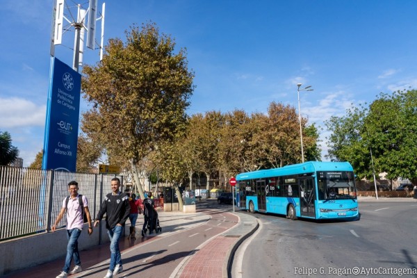 En marcha la línea 'Universidad' que unirá el Puerto y la UCAM con 52 expediciones diarias