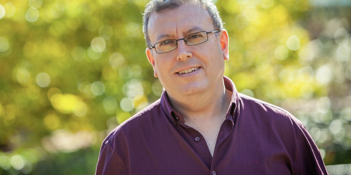 El malagueño Juan Montiel gana el Premio Setenil de Molina de Segura con su primer libro, 'Cada lunes de aguas'