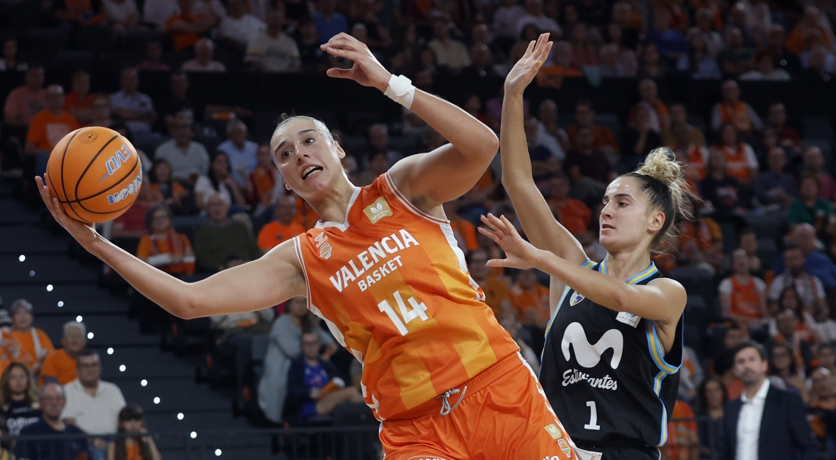 Raquel Carrera, baja 'pactada' con España por un plan por unas molestias en la rodilla izquierda