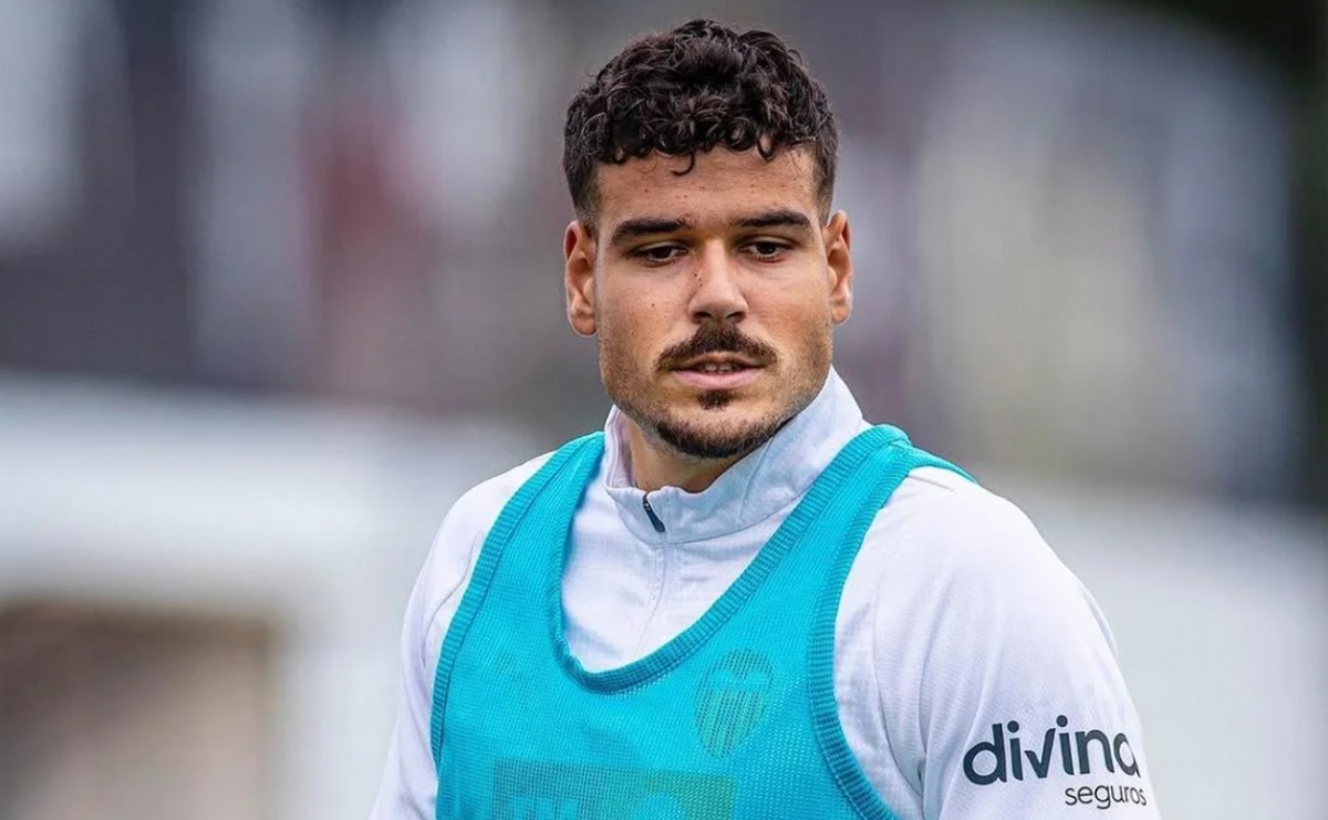 Foulquier y Ugrinic trabajan en el campo junto a readaptadores y apuntan al derbi