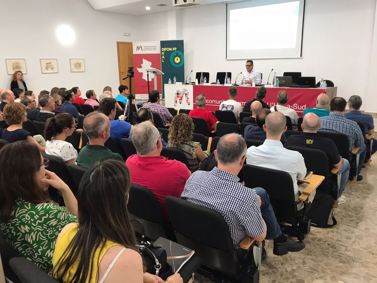 Seis especialistas formarán en inteligencia artificial a los negocios de l'Horta Sud