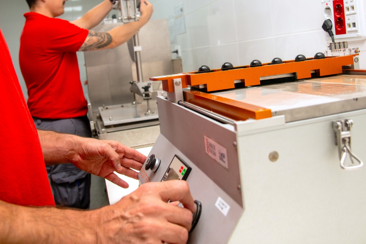 El ITC desarrolla un proyecto para crear métodos de ensayo de producto acabado en baldosas cerámicas