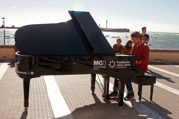 Ocho pianos llenarán de música las calles de València