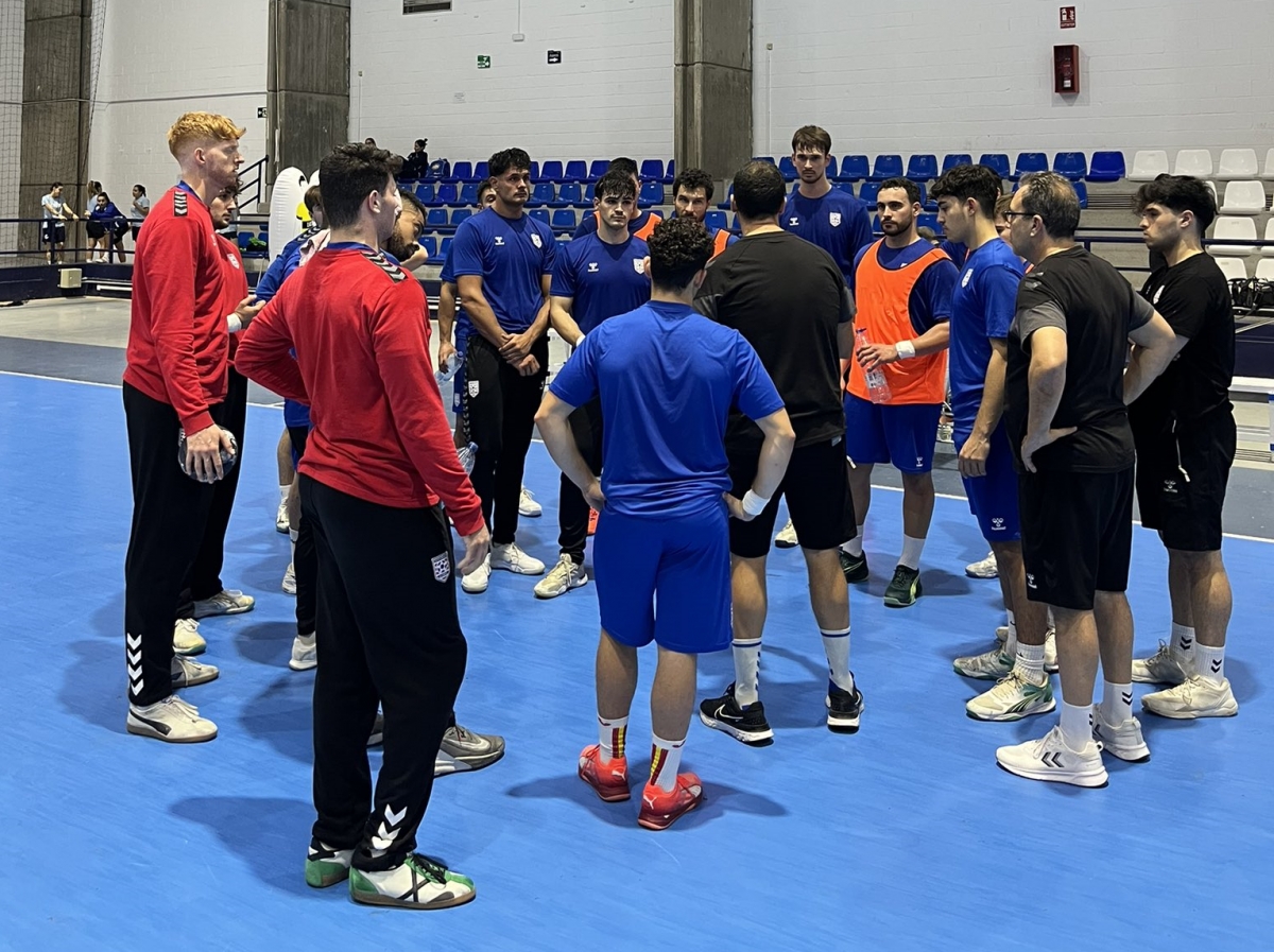 Entrenamiento del Horneo Eón Alicante, con Roi Sánchez. - Foto: PLAZA