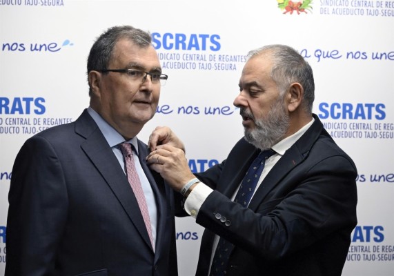 El Scrats concede a Ballesta la insignia de oro por 